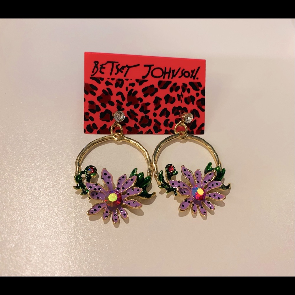 Betsey Johnson drop earrings